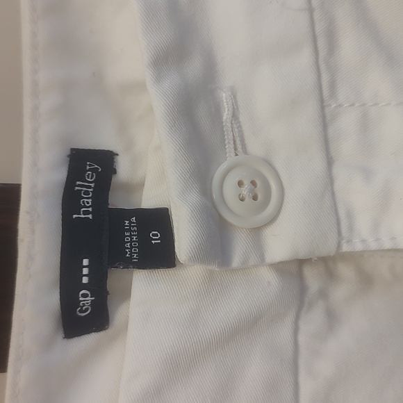 Gap Dressy Shorts - Picture 2 of 3